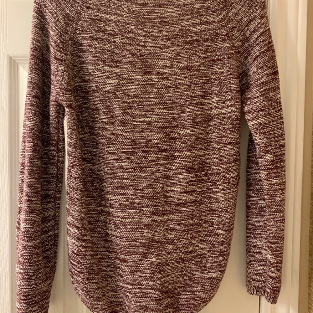 Great condition Roxy x-small sweater. - Picture 2 of 3